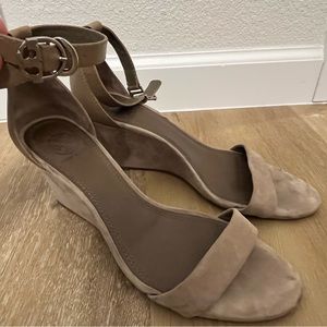 Tori Burch Suede Wedge 8.5 Taupe